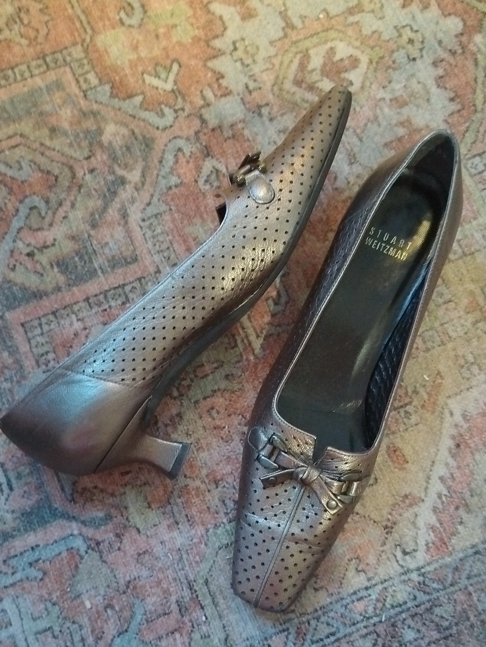 Mint Vintage Stuart Weitzman Metallic Grey Copper Perforated Low Heel Bow 8.5